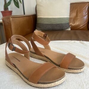 Lucky Brand Garston Womens Size 8 Shoes Tan Leather Strappy Sandals